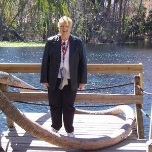 Meet your Posher, Debra lunderman